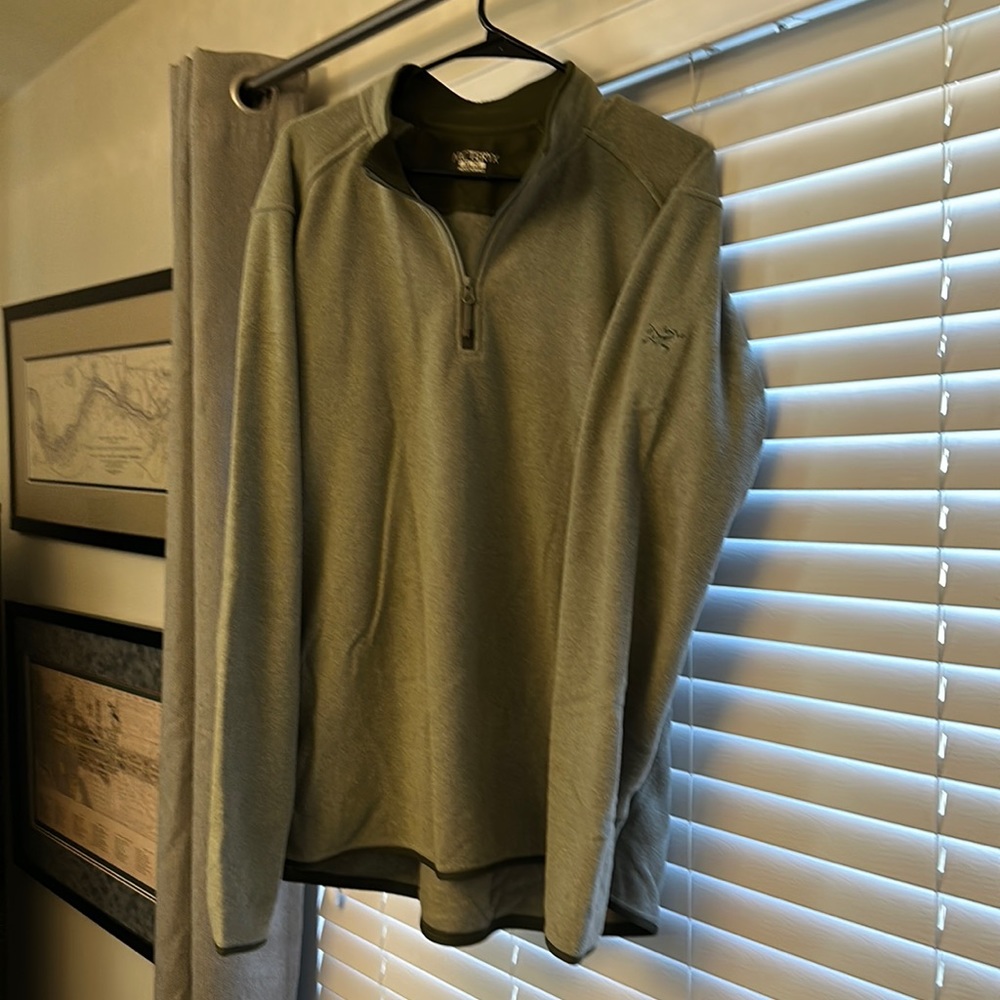 Arc’teryx 1/4 Zip pullover